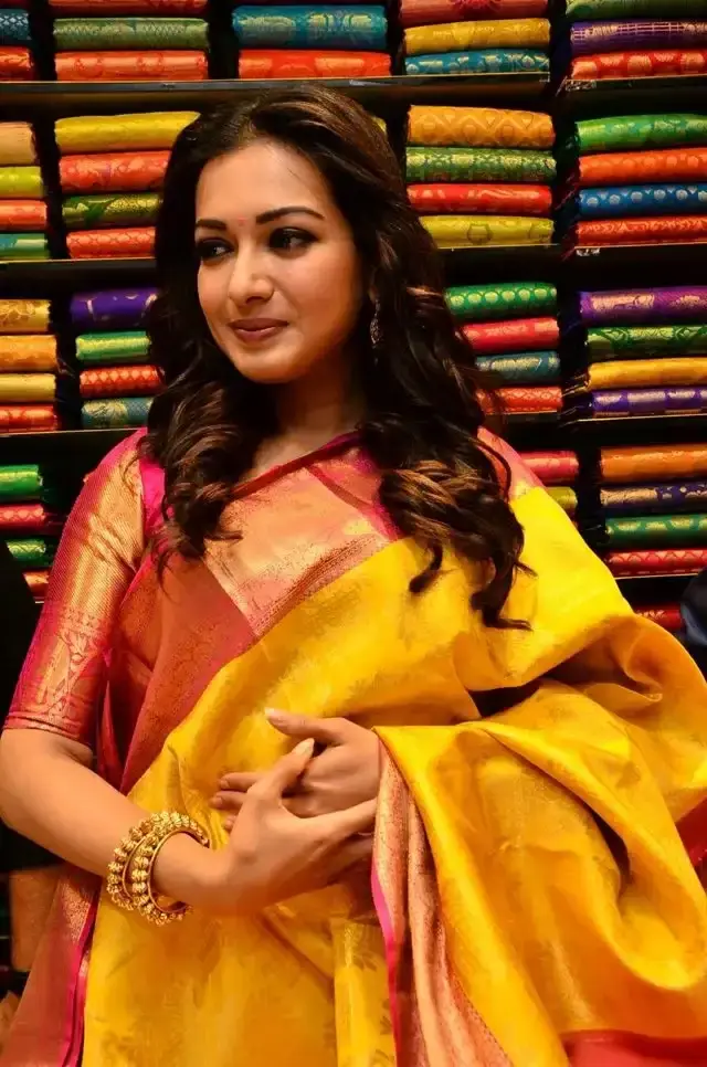 South Indian Girl Catherine Tresa launched KLM Fashion Mall